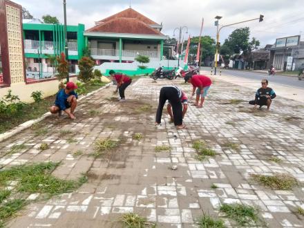 KEGIATAN JUM'AT BERSIH